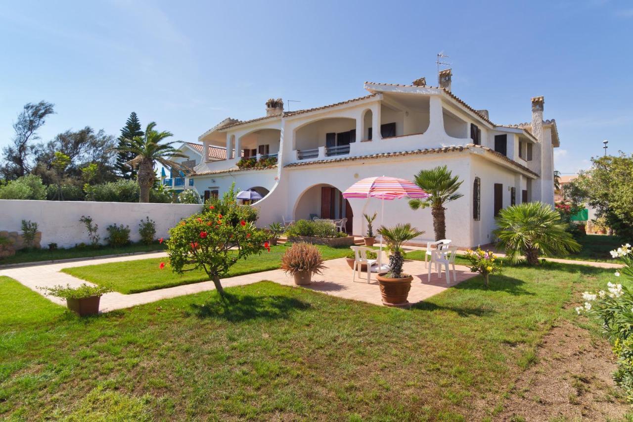 Casa Marina sulla spiaggia Quartu SantʼElena Esterno foto